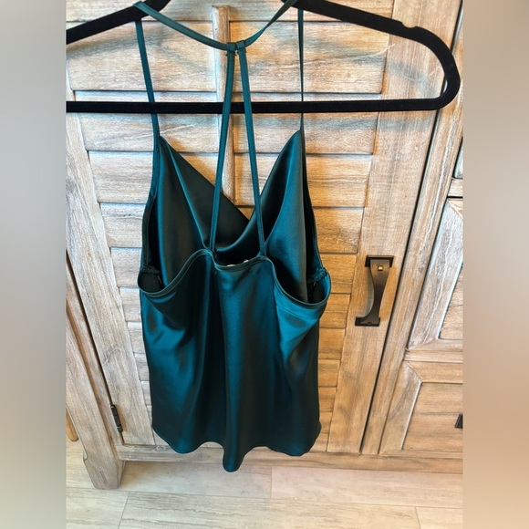 Pleione Anthropologie Women’s Emerald Green Satin Tank Blouse Size S Cowl Neck - Picture 2 of 3